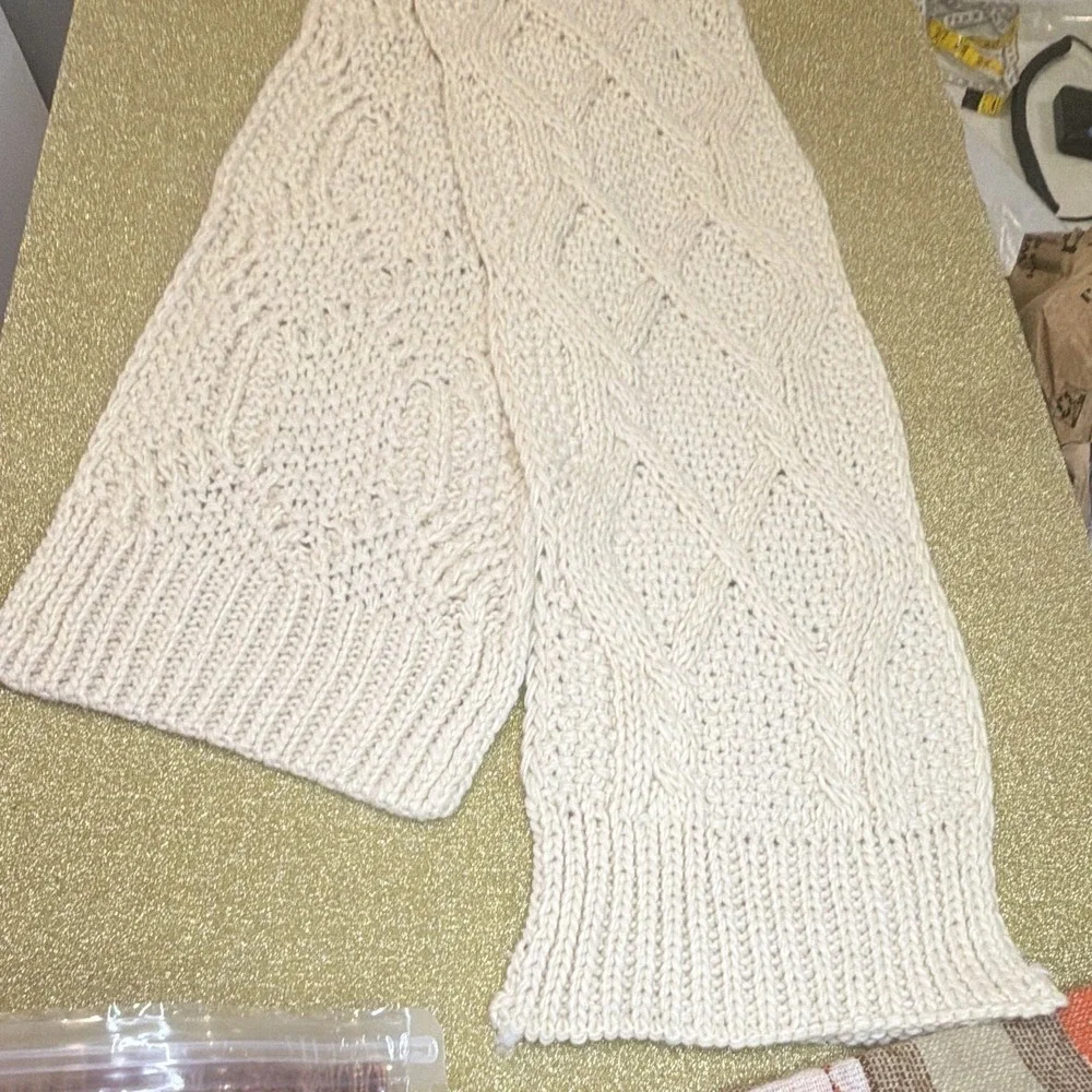 Anne Klein Ivory Cable-Knit Acrylic Rectangle Scarf Womens Neck Warmer